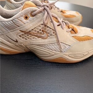 Nike Men’s Tan Sneakers